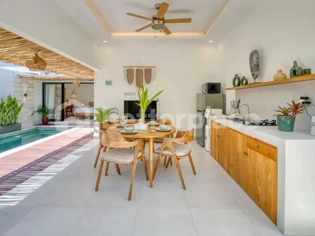 A Rare Turnkey Investment in Central Seminyak – Stunning Leasehold Tropical 2-Bed Villa Combining Traditional Balinese Architecture with Modern Lifest - Image 2 of 10