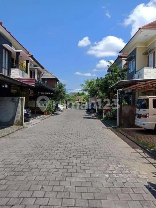 Rumah Strategis Semi Furnish Sandat Dangin Puri Kangin, Denpasar - Image 1 of 4