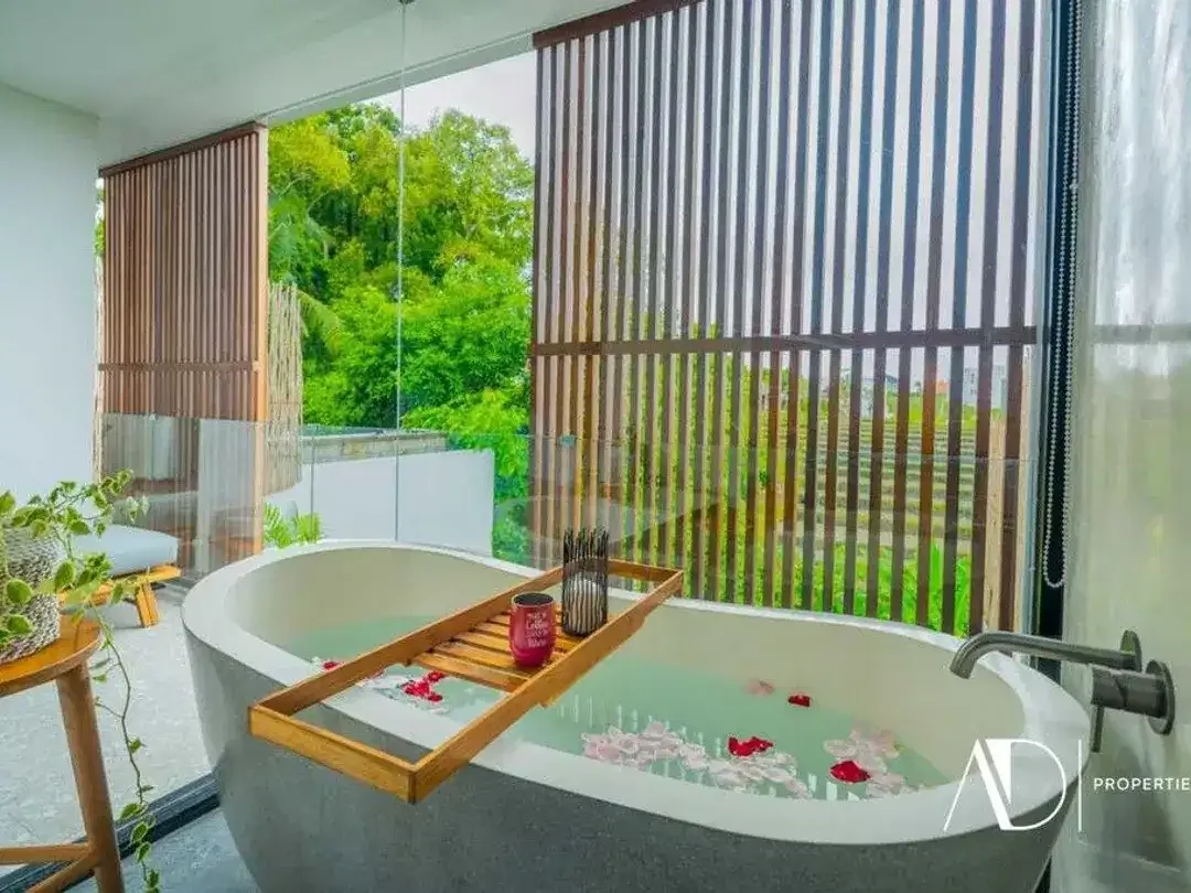 FREEHOLD / LEASEHOLD | MODERN 4-BEDROOM VILLA IN PERERENAN - Image 10 of 10