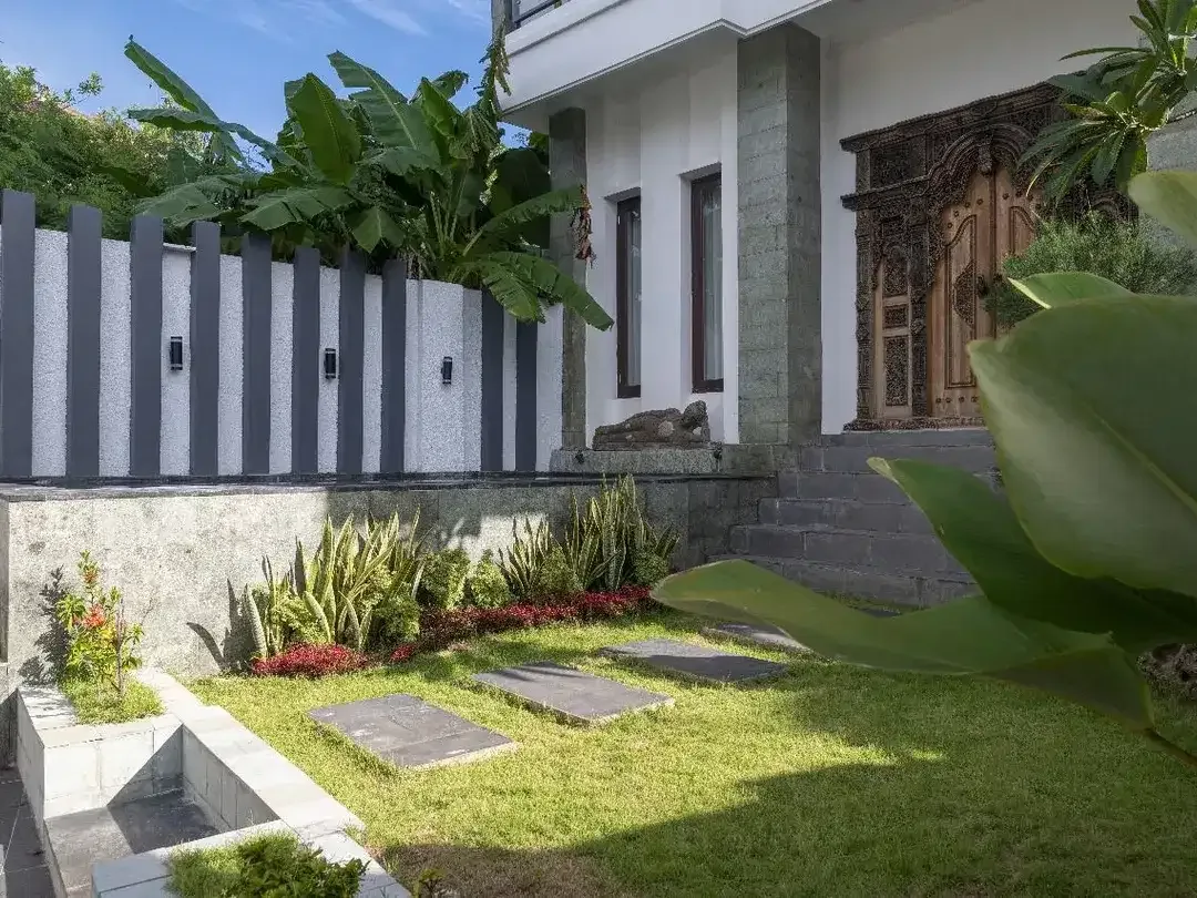 FOR SALE & LEASE FREEHOLD VILLA WITH OCEAN VIEW IN NUSA DUA - Image 7 of 10