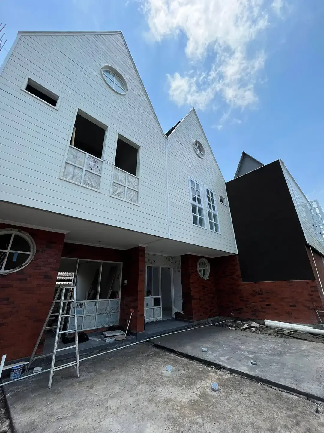 Dijual Townhouse Minimalis Modern di Pusat Kota Denpasar - Image 1 of 10