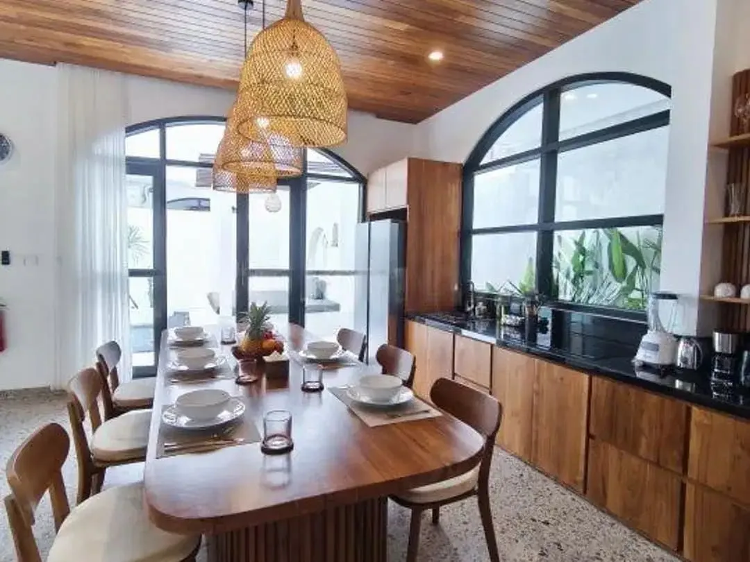Luxury Private Villa Fully Furnished 3 Br Di Batu Bolong Canggu - Image 6 of 10