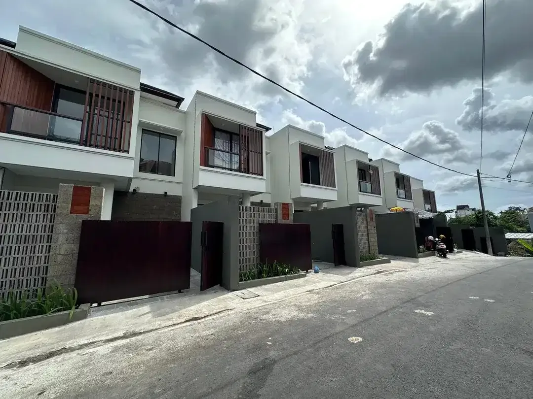 SARIDANA RESIDENCE 7 Unit Rumah Modern Tropis Jl Saridana Denpasar Utara - Image 2 of 10