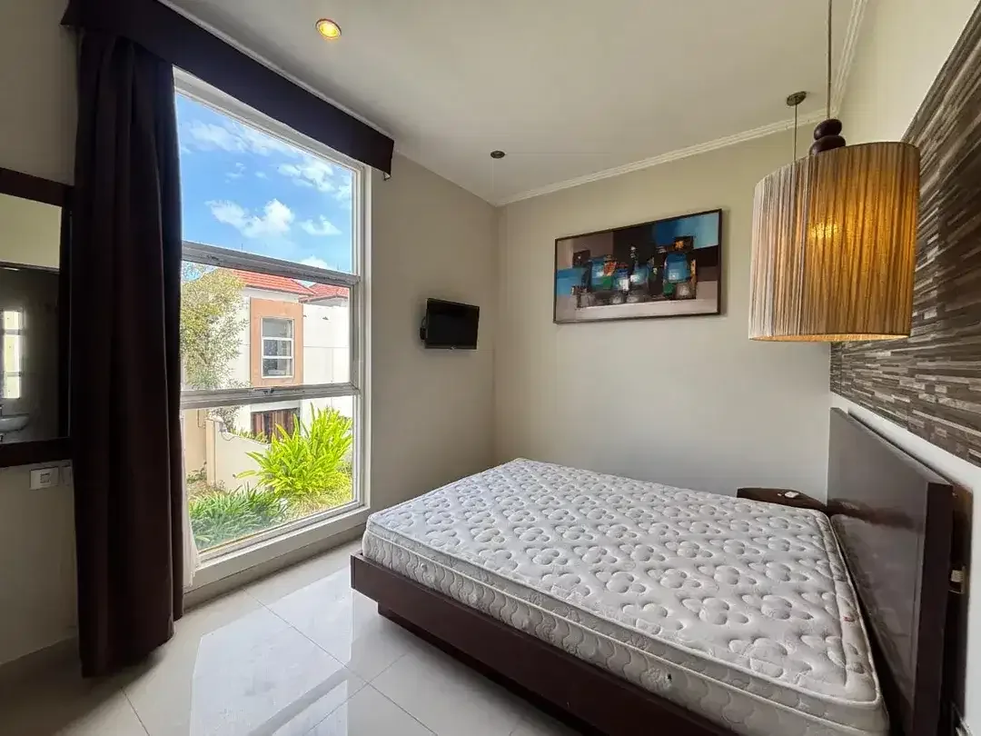 RUMAH SEMI VILLA MODERN DI TAMAN SEMINYAK SUITES - Image 3 of 10