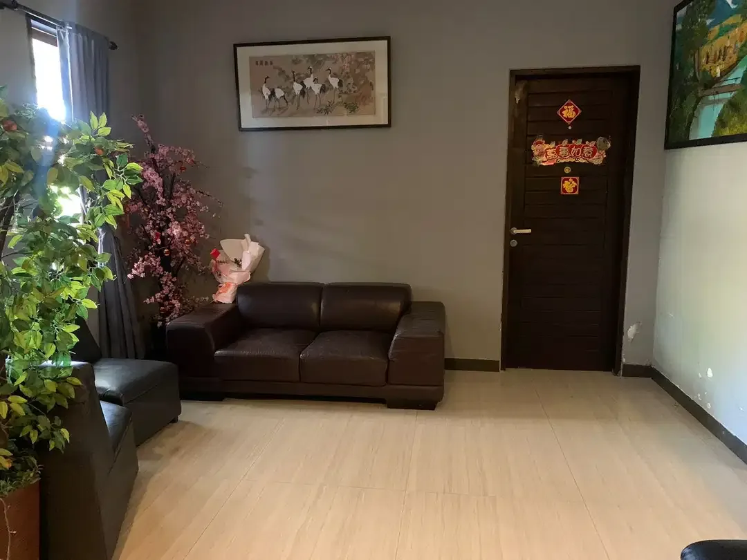 BUC Dijual Segera Rumah Full Furnished Sangat Terawat di Renon - Image 3 of 10