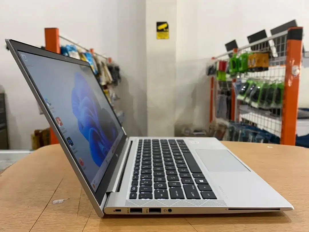 HP Elitebook 830 G7 Core i5Gen10 Ram 16GB SSD 256GB Slim Mulus - Image 3 of 10