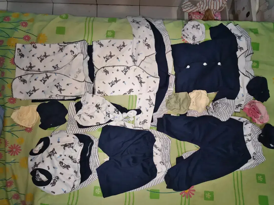 Baju set newborn - Image 1 of 1
