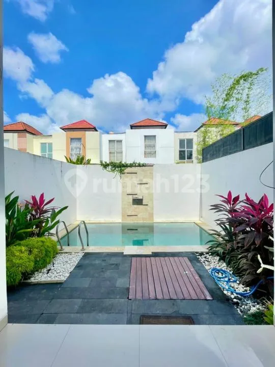 Available Yearly Rent Townhouse In Kerobokan Seminyak - Image 4 of 4