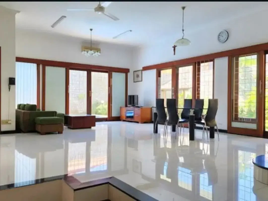 Dijual Villa Di Lingkungan Yang Nyaman Area Renon Denpasar - Image 2 of 10