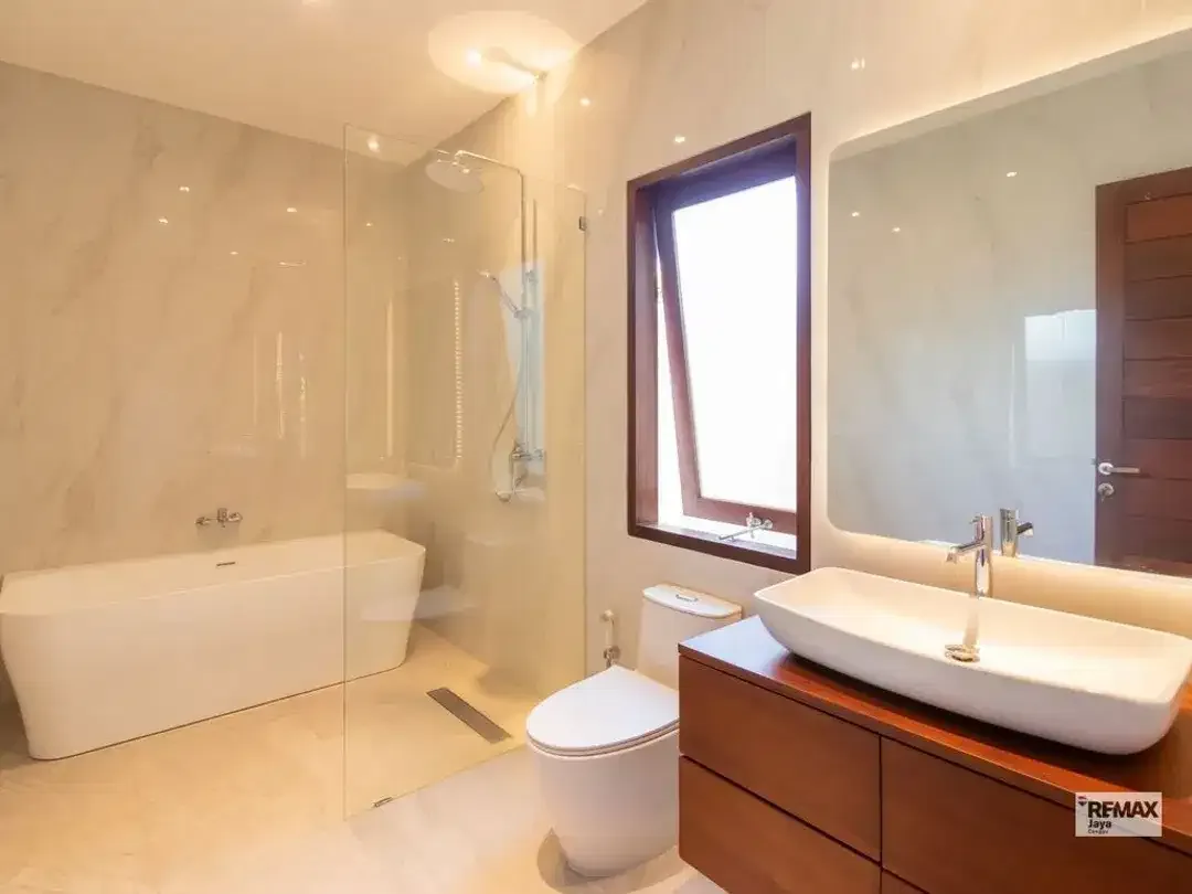Modern Wood-Style Villa - 58-Year Leasehold In The Heart Of Sanur - Image 10 of 10
