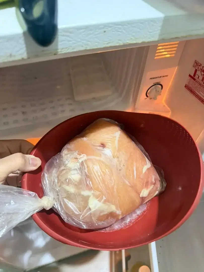 Dada ayam 2kg fresh - Image 2 of 2