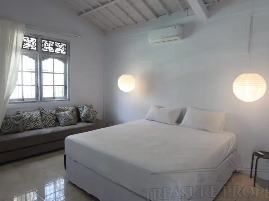 3 Bedrooms Villa Leasehold In Heart Seminyak - Image 7 of 10