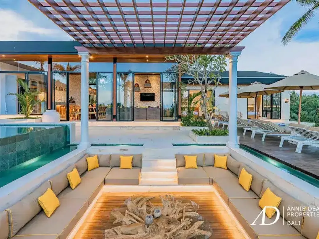 LEASEHOLD | BRAND-NEW 6-BEDROOM VILLA WITH RICE PADDY FIELD VIEWS IN UBUD - Image 8 of 10