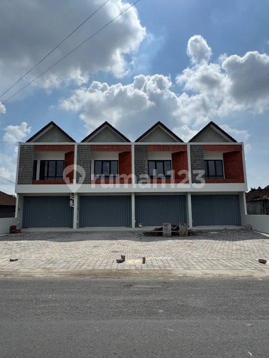 For Sale Ruko Baru Siap Huni Denpasar Utara Cocok untuk Usaha dan Kantor, Semi Furnished - Image 1 of 4