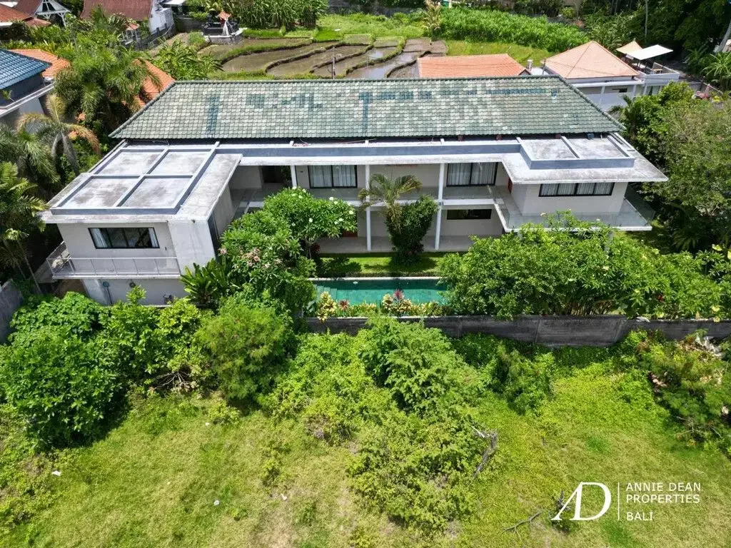 FREEHOLD MODERN DESIGN VILLA IN TUMBAK BAYUH CANGGU - Image 5 of 10
