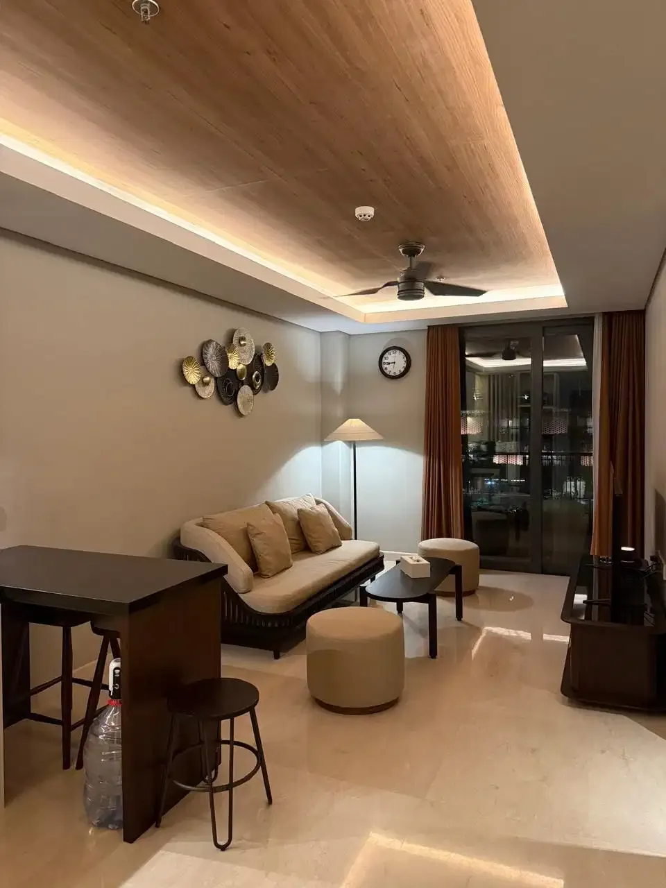 FOR SALE APARTEMENT BEACHWALK RESIDENCE FURNISHED 2 BR DI KUTA - Image 5 of 10