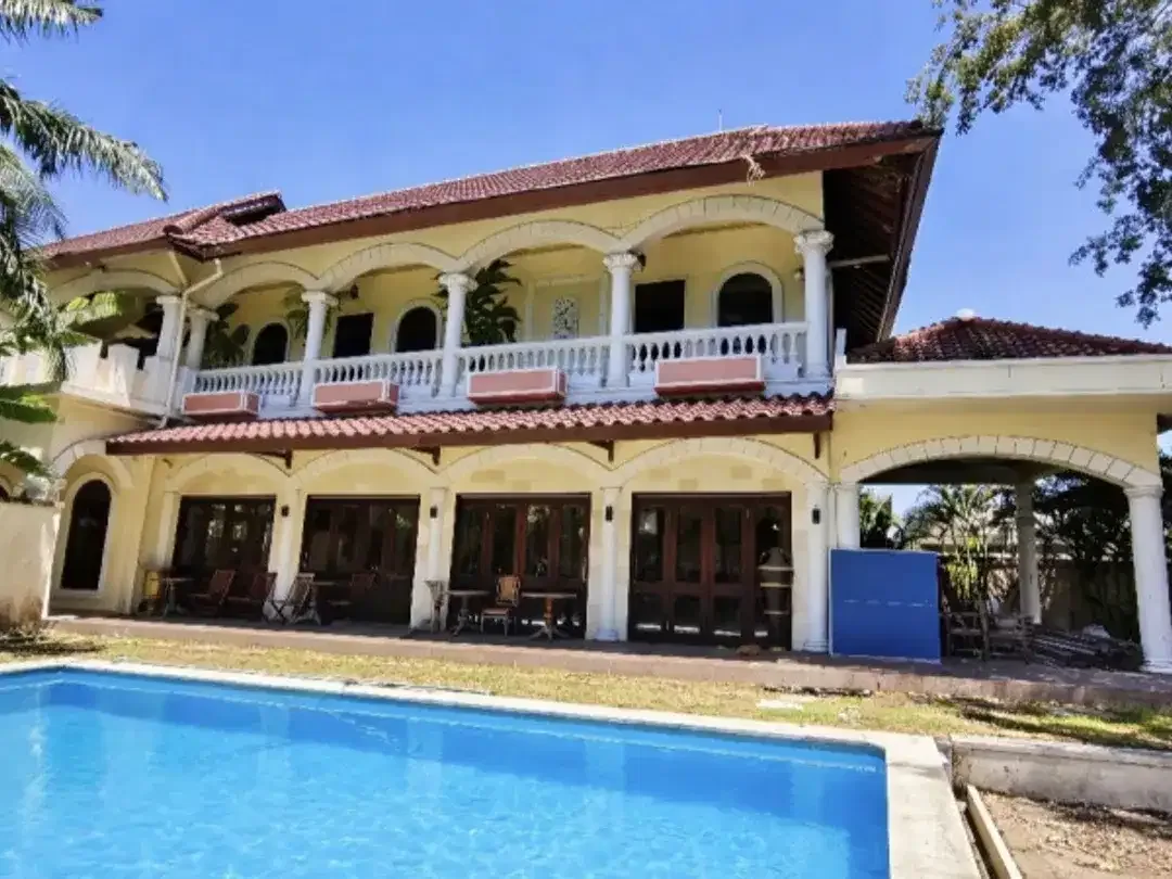 VILLA SPANISH STYLE DI DUKUH INDAH KEROBOKAN BADUNG - Image 1 of 10