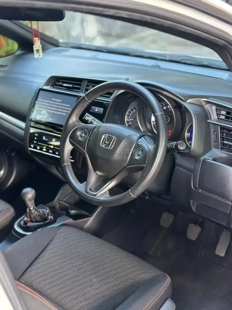 JAZZ RS 2018 MANUAL ASLI BALI LOW KM ISTIMEWA SIAP PAKAI - Image 5 of 10