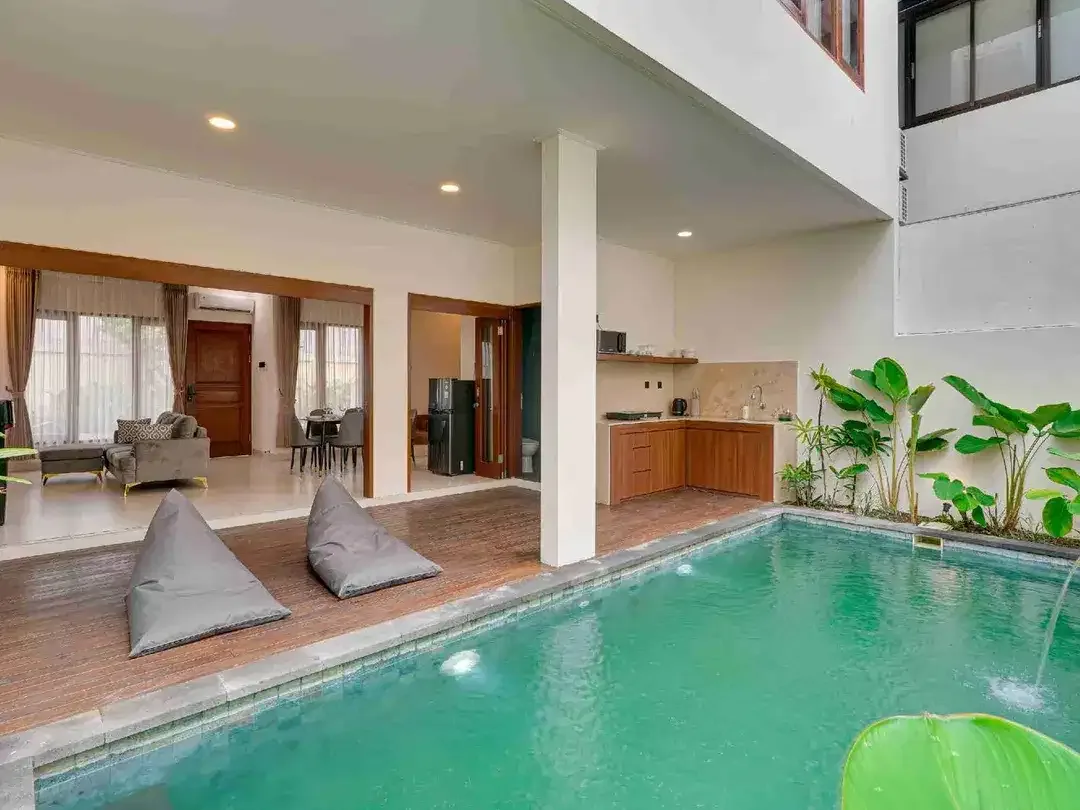 DiSEWAKAN VILLA MODERN DI SEMINYAK - Image 2 of 10