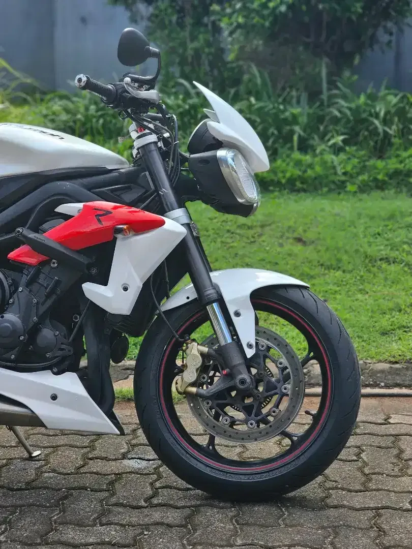Triumph Street Triple 675R 2015, kondisi cakep, full mulus, noPR - Image 8 of 10