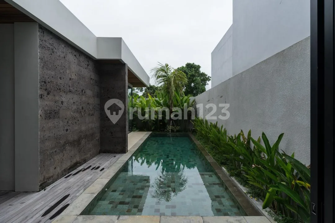 Villa Mewah Disewakan Bulanan 3 KT Dekat Pantai Pererenan Bali - Image 3 of 4