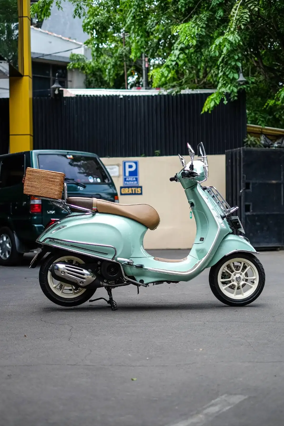 VESPA PIAGGIO PICNIC HIJAU MINT GREEN MINT RELAX GREEN NIK 2021 - Image 2 of 10