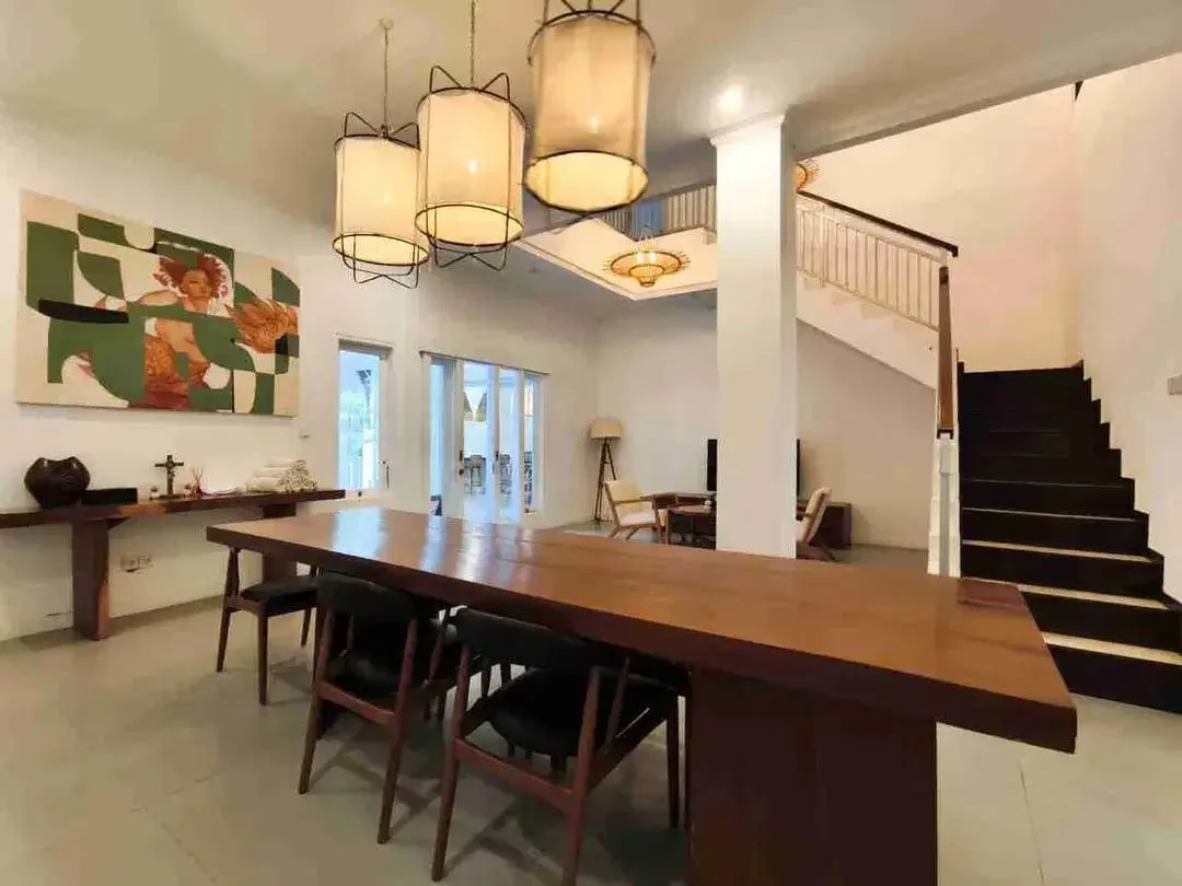 Commercial Luxury Villa Walking Distance to Canggu Beach Bali - Image 8 of 10