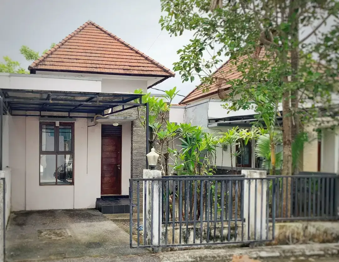 Dijual atau Sewa Rumah Siap Huni Perum Uma D'jimbaran - Image 2 of 10