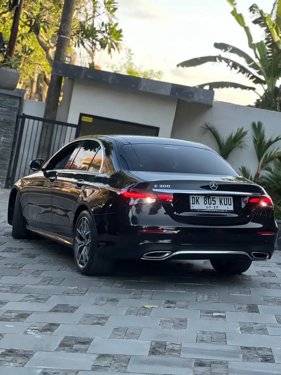 E300 AMG Line Asli Bali KM 5rb 2024 pmk - Image 3 of 7