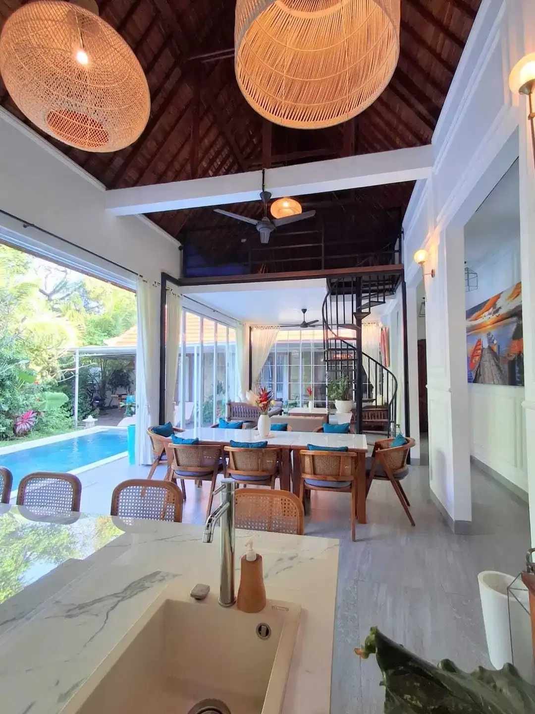 Luxury Villa Modern Minimalis Lokasi Strategis Umalas Bali - Image 2 of 10
