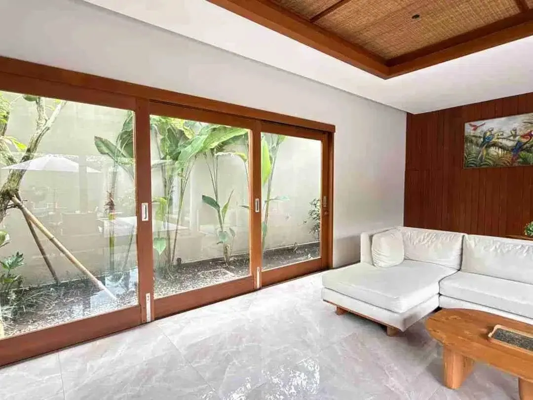 Villa Mewah Kontemporer Umalas Dekat Canggu dan Seminyak - Image 3 of 10