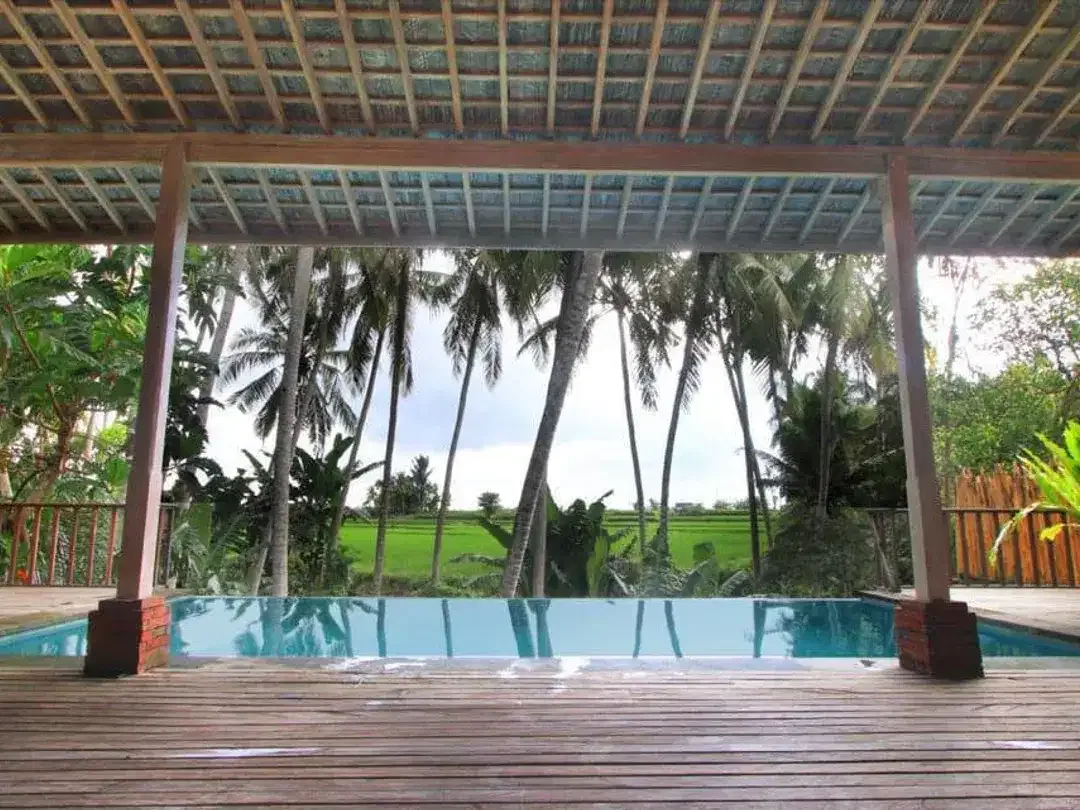vila semi-furnished yang indah dengan sungai kecil, sawah, dan pemandangan matahari terbenam di Gianyar - Image 3 of 8