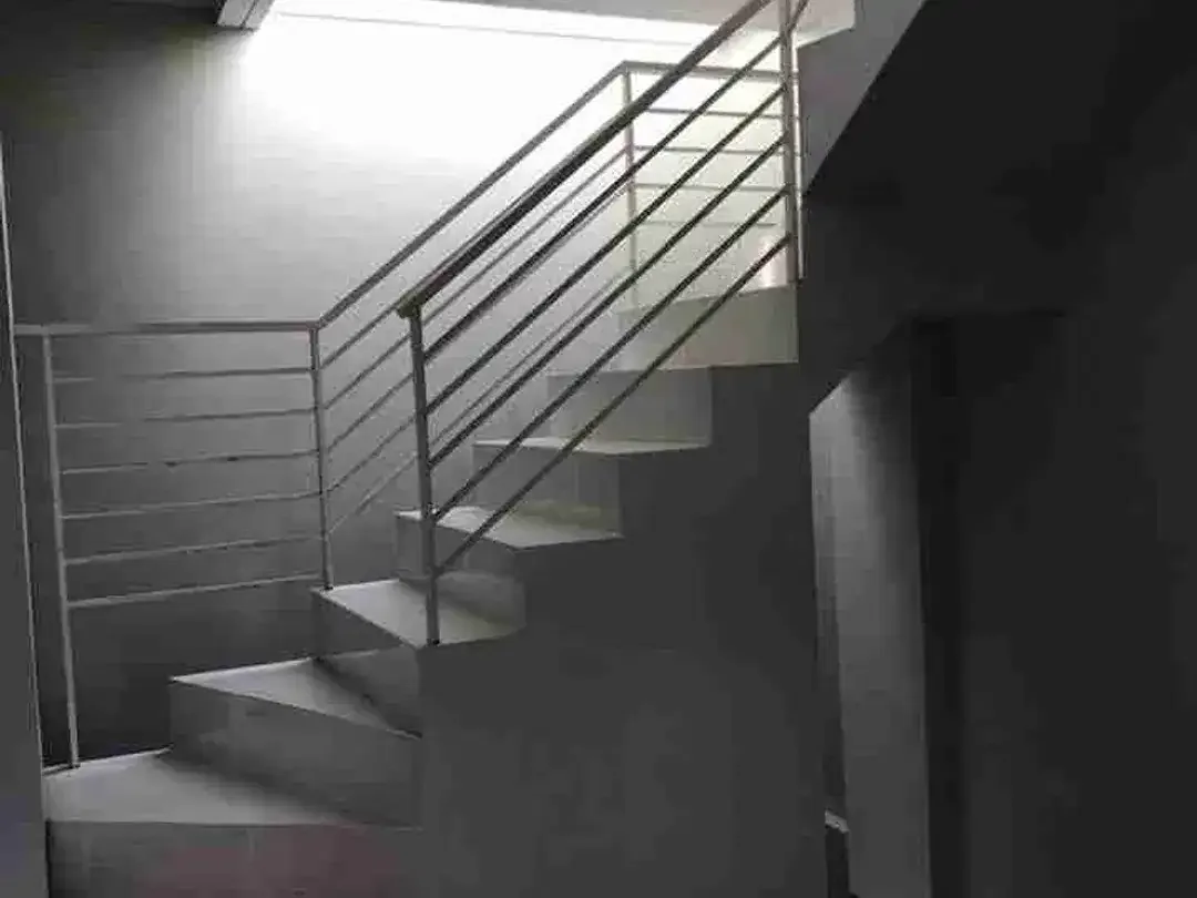 dijual rumah lantai 2 one gate dekat Asian internasional scool taman Rama purigading jimbaran Kuta Selatan Badung Bali - Image 7 of 10