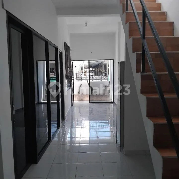 Rumah, 2 Lantai, Jl Mahendradatta untuk Kantor dan Hunian - Image 2 of 4