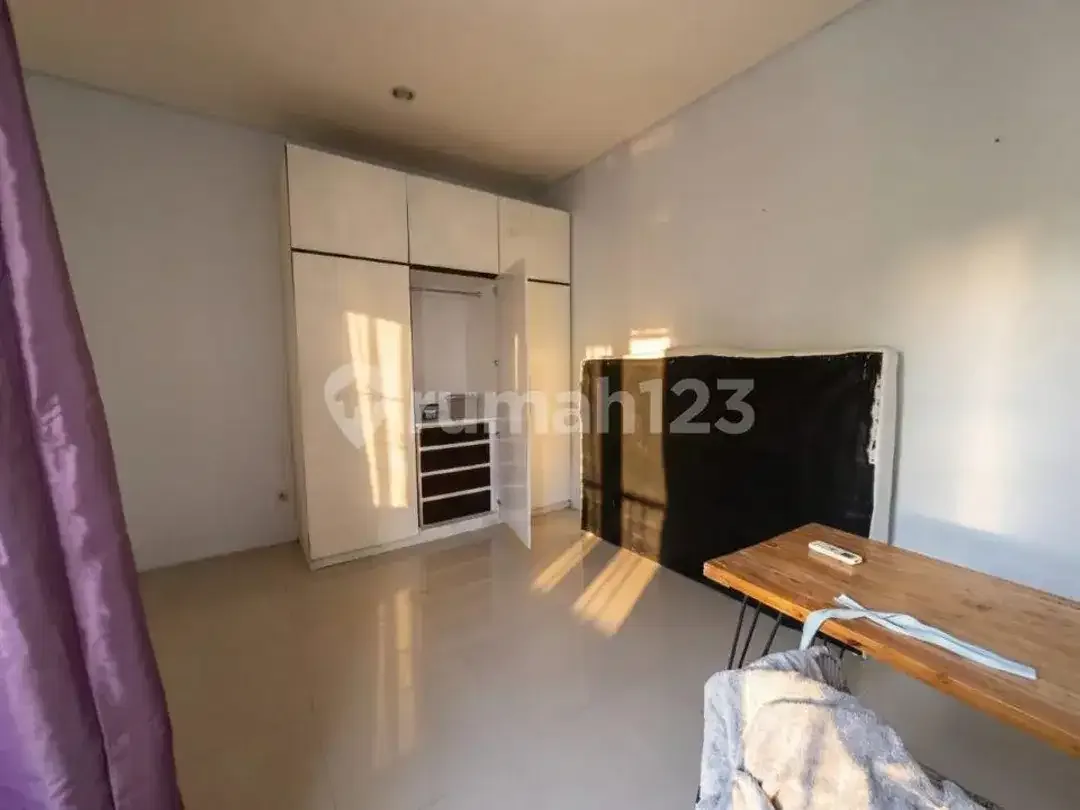 Rumah Super Luas 2 Lantai 3 Kamar Tidur Cocok untuk Keluarga - Image 5 of 5