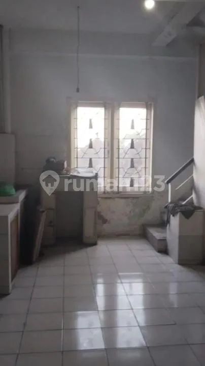 Dijual Ruko 3,5 Lantai di Jl. Gajah Mada Tabanan, Rp2,5 Miliar - Image 2 of 4