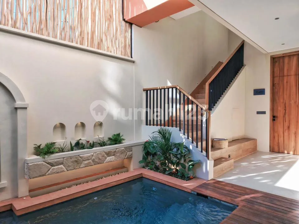 Yearly Rental 2 Bedrooms Villa Berawa Canggu - Image 3 of 4