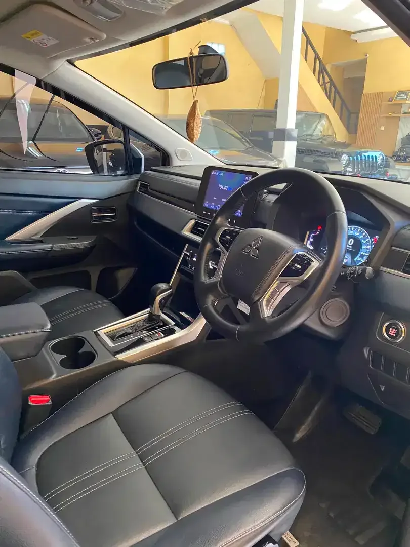 Mitsubishi Xpander Cross CVT Premium 2024 Automatic - Image 7 of 10