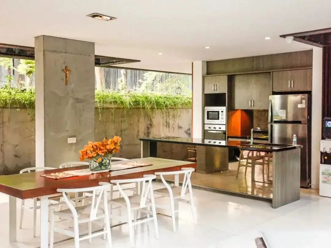 Luxury Villa Prime Location Berawa Canggu Freehold - Image 8 of 10