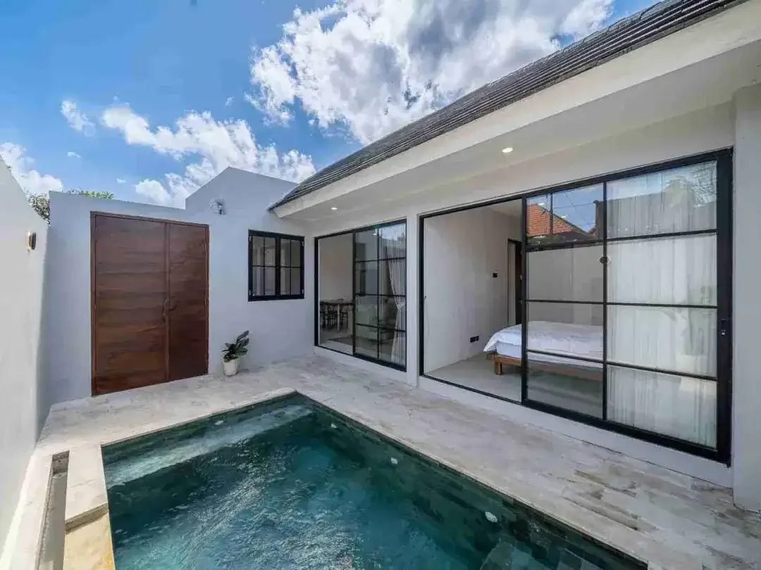 FOR SALE VILLA Cantik Bergaya MINIMALIS Modern Siap Huni Di Lokasi Strategis PADONAN CANGGU BALI - Image 2 of 10