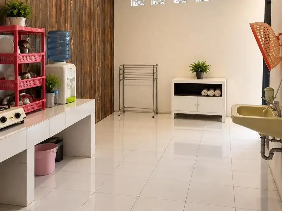 Freehold 4 Bedrooms Home in Kerobokan - Strategic Location! Bali - Image 3 of 5