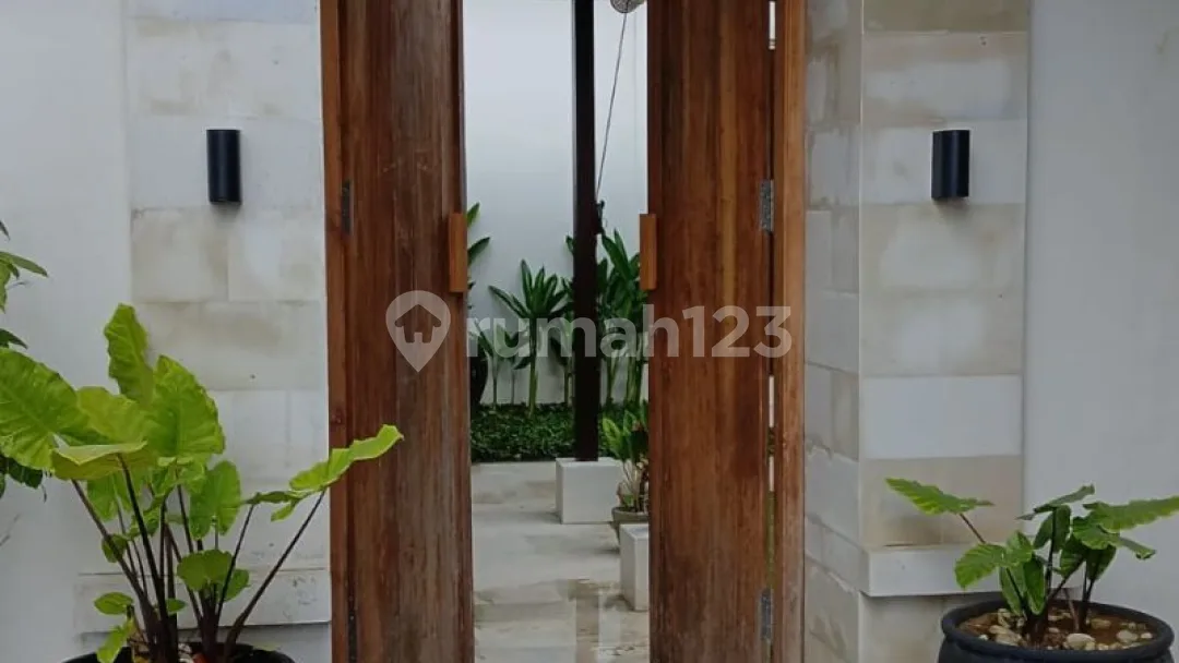 Villa Bagus 1 Lantai di Blongkeker Puri Gading Jimbaran Badung, Bali - Image 2 of 4