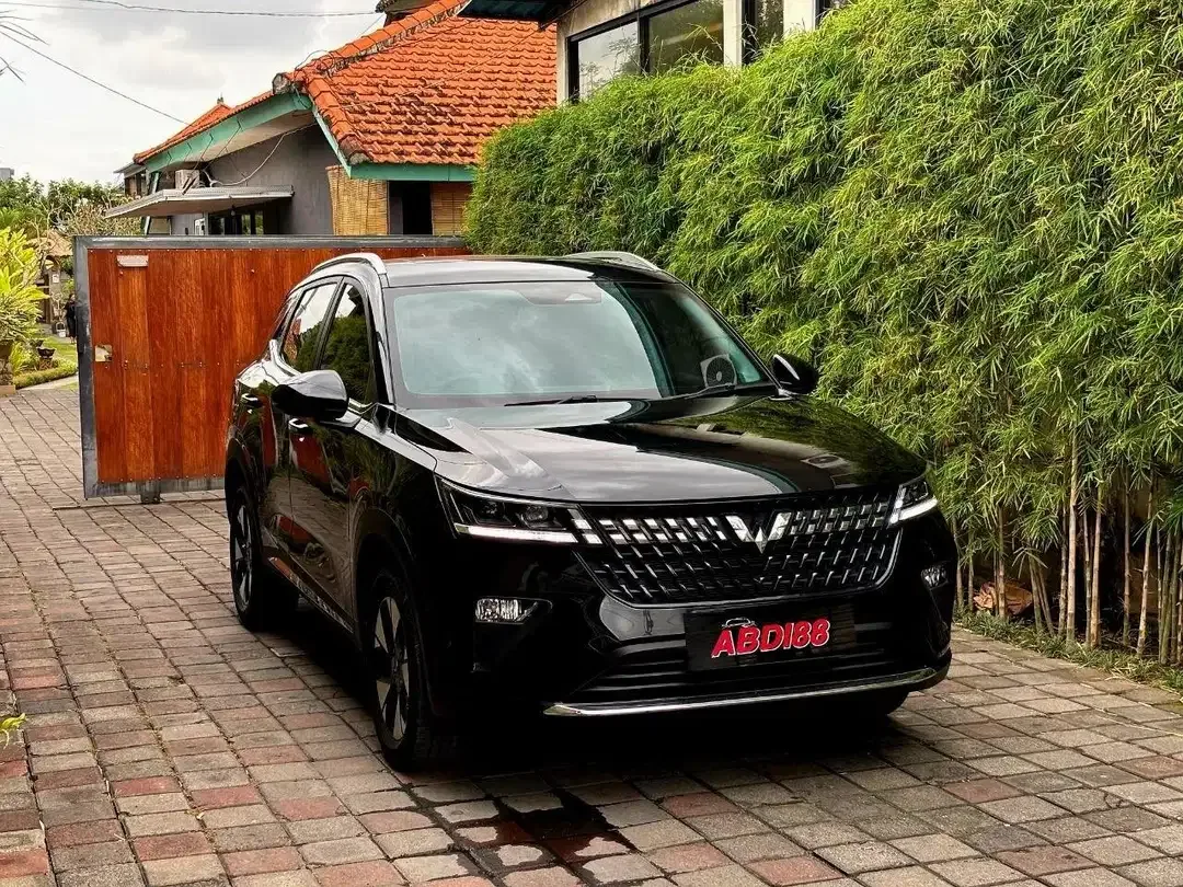 Hatchback Canggih | Wuling Alvex EX Sunroof Metik 2023 Hitam - Image 3 of 10