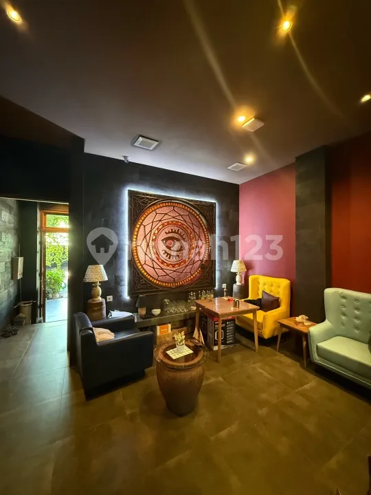 Ruko 4 Lantai Lokasi Strategis di Seminyak, Kuta, Bali - Image 3 of 4
