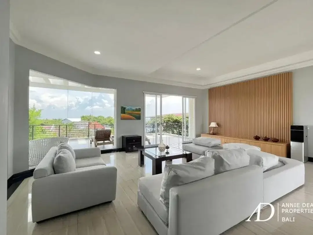 FREEHOLD | MODERN 4-BEDROOM VILLA IN JIMBARAN WITH OCEAN VIEWS - Image 8 of 10