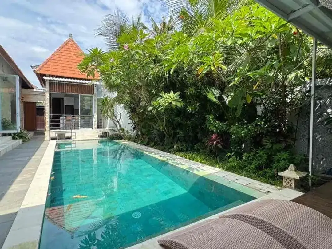 Villa PREMIUM Strategis Jl Bumbak Umalas Kerobokan - Image 2 of 10