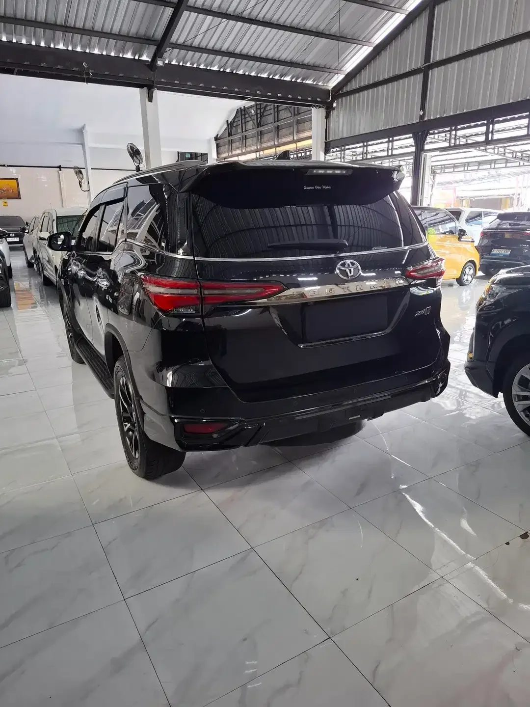 Fortuner VRZ GR sport 2.8 - Image 4 of 6