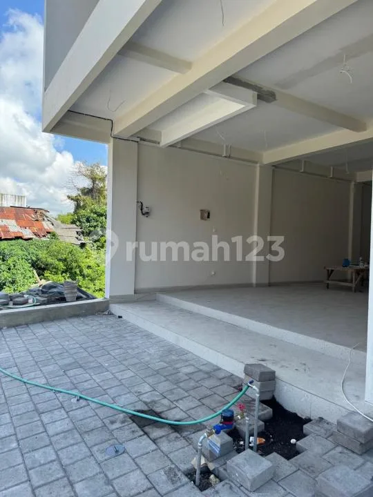 Ruko Strategis Benoa, 2 Lantai Lengkap dengan Rooftop dan Basement - Image 2 of 4