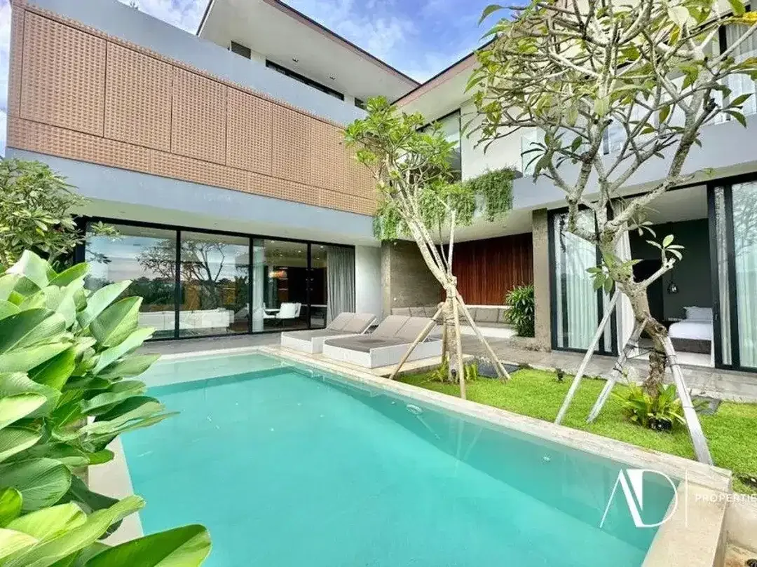 FREEHOLD | ULTRA-MODERN 4-BEDROOM LUXURY VILLA IN BERAWA, CANGGU - Image 4 of 10