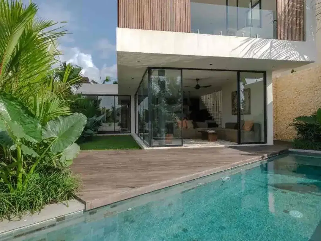 LUXURY MODERN VILLA FOR SALE IN NYANYI FOR SALE FREEHOLD - Image 1 of 10